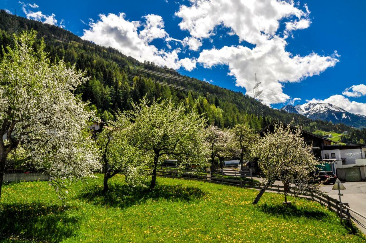 Appartement Alpenzauber Arzl im Pitztal Eksteriør billede